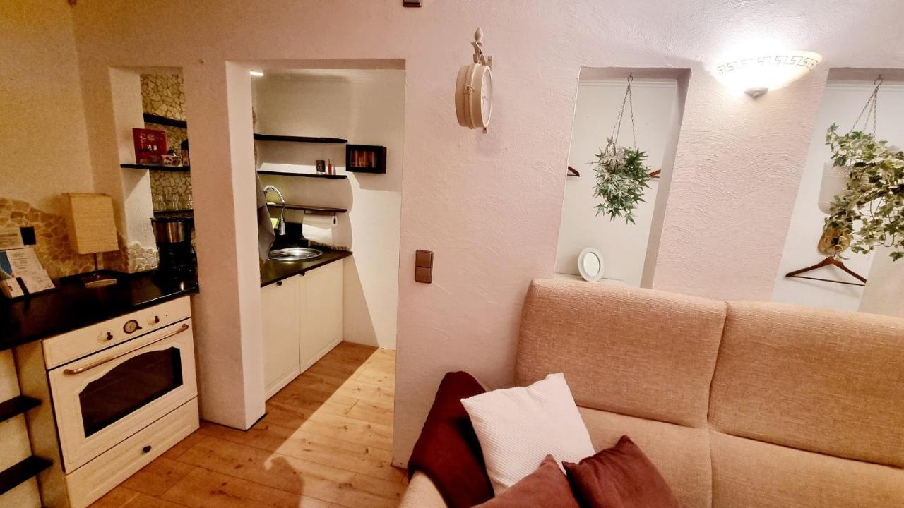 Ruheoase Am Waldrand - Auf 90Qm Sind Nicht Nur Die Eltern Und Bis Zu 5 Kinder Willkommen, Auch Hunde Und Katzen Sind Willkommen Laichingen Bagian luar foto
